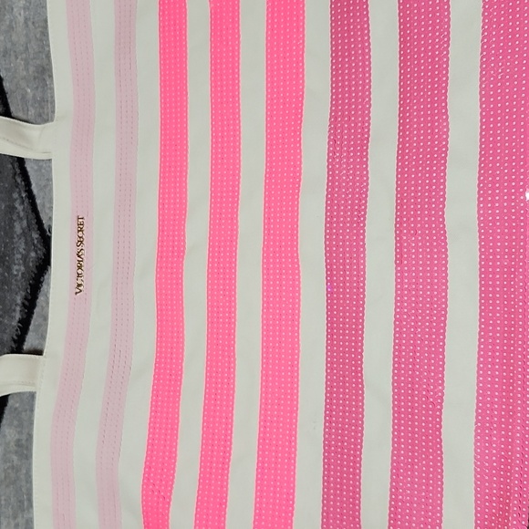 VICTORIA SECRET 2016 OMBRE SEQUINS STRIPED CANVAS CARRY-ALL TOTE BAG - Picture 3 of 10